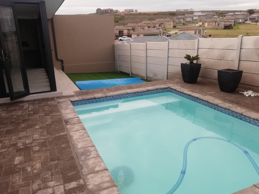 4 Bedroom Property for Sale in Seemeeu Park Western Cape